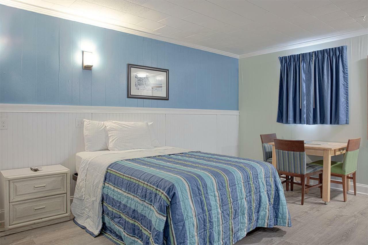Colonial Inn Нагс Хед Екстериор снимка