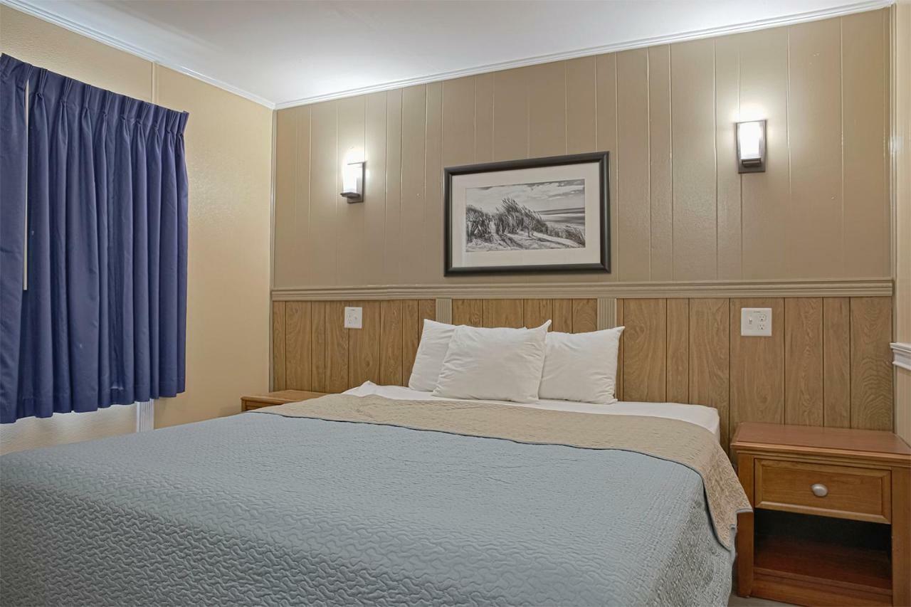 Colonial Inn Нагс Хед Екстериор снимка