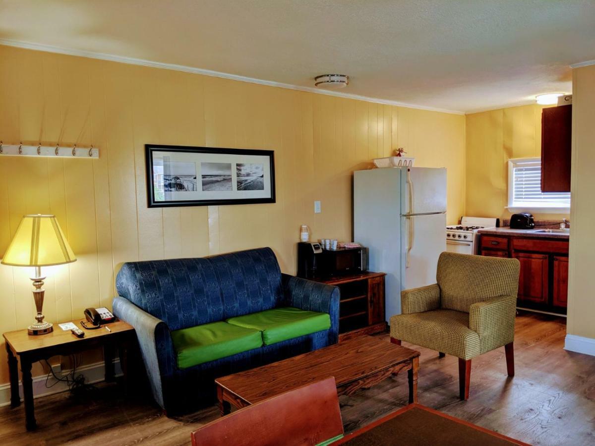 Colonial Inn Нагс Хед Екстериор снимка
