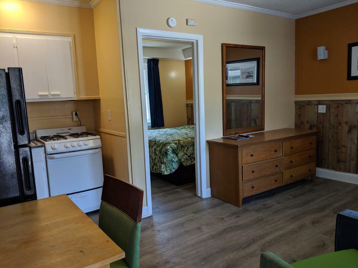 Colonial Inn Нагс Хед Екстериор снимка
